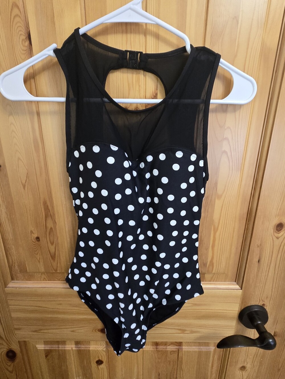 NIP TUCK ONE PIECE BATHING SUIT SWIMWEAR BLACK & WHITE POLKA DOT WOMEN 4 BEACH
